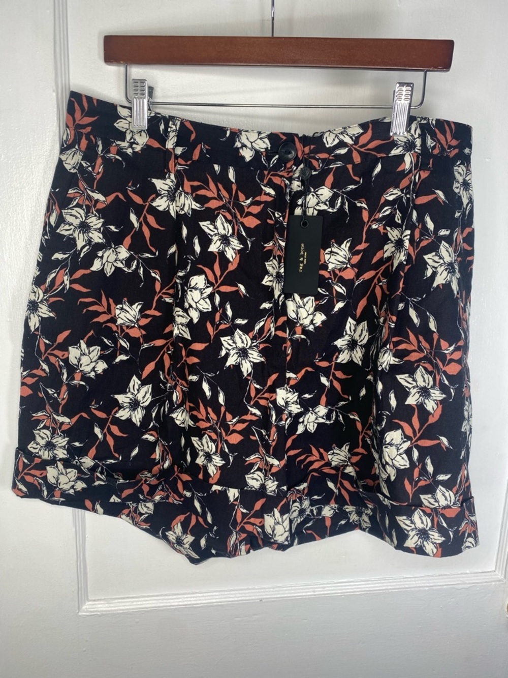 rag & bone Ivy Printed Linen Black Floral Shorts w Cream Blossoms & Rust Leaves